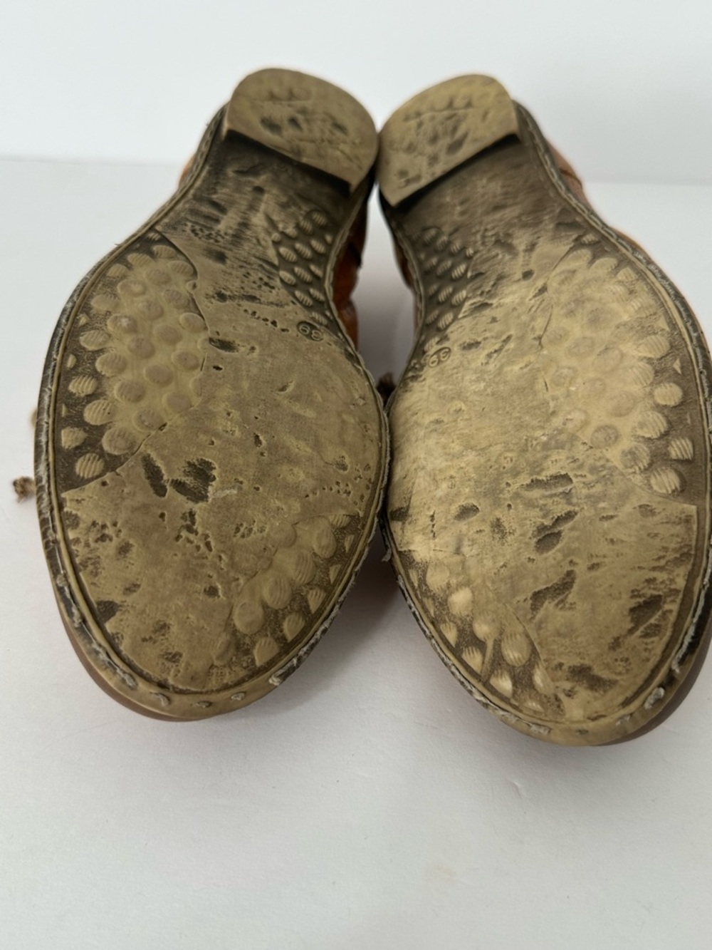 Taos Shoes Womens Size 39 Jiminy Casual Lace Up Oxford Flats Tan Leather Cap Toe - Picture 10 of 11